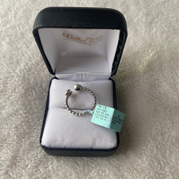 NWT 1/8 ct. t.w. Diamond Ring in Sterling Silver - Picture 3 of 6